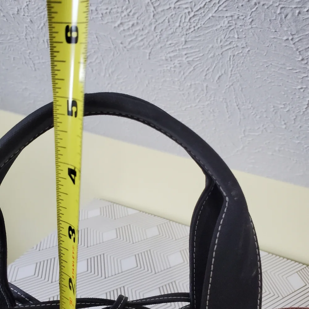Vintage Kate Spade Tote in Like New Condition - Picture 5 of 9